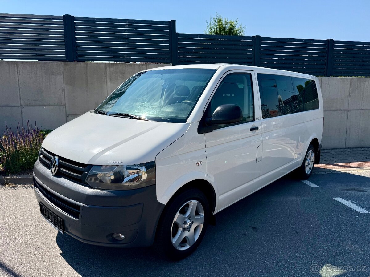 VW Caravelle DSG 9 míst
